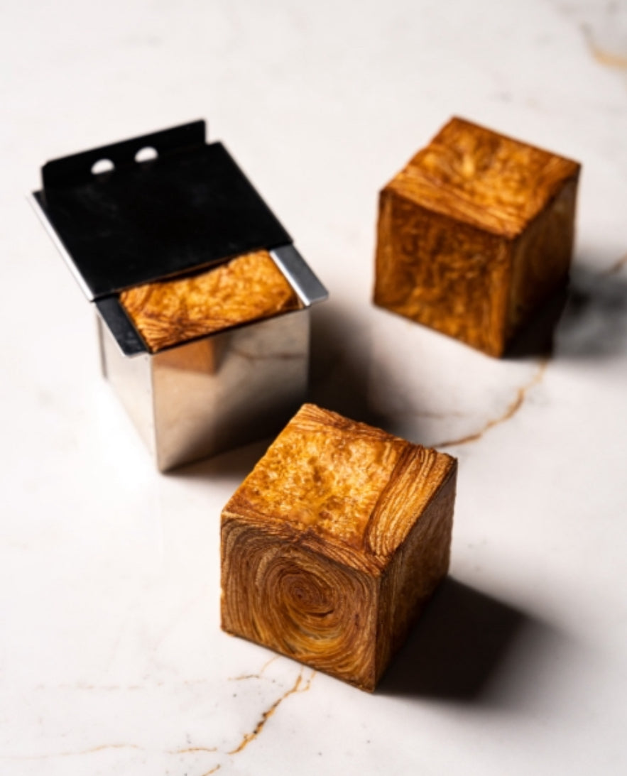 VC1 Cubic mould for geometric croissant